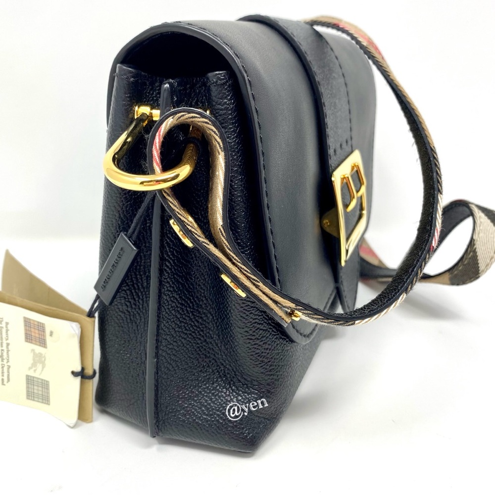 Burberry small soft grain buckle crossbody bag - Picture 6 of 15